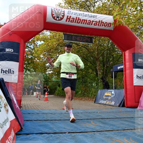 11.10.2026 - Bramfelder Halbmarathon 2026 J. Mangold http://msf.ph/oto/10830048 11.10.2026 11:10:23 Laufen 9, 88, 201, 230, 729 meine-sportfotos.de