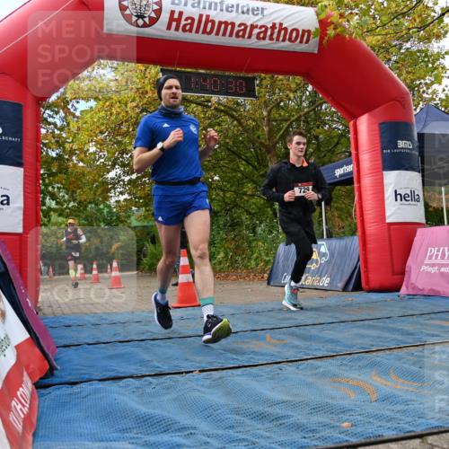 11.10.2026 - Bramfelder Halbmarathon 2026 J. Mangold http://msf.ph/oto/10830064 11.10.2026 11:10:29 Laufen 9, 29, 201, 729 meine-sportfotos.de