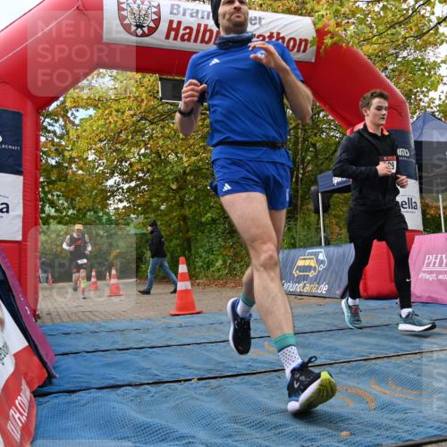 11.10.2026 - Bramfelder Halbmarathon 2026 J. Mangold http://msf.ph/oto/10830068 11.10.2026 11:10:29 Laufen 9, 29, 201, 729 meine-sportfotos.de