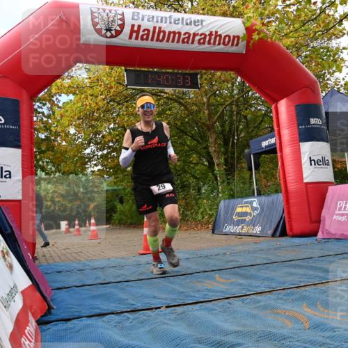 11.10.2026 - Bramfelder Halbmarathon 2026 J. Mangold http://msf.ph/oto/10830072 11.10.2026 11:10:31 Laufen 29, 201, 729 meine-sportfotos.de