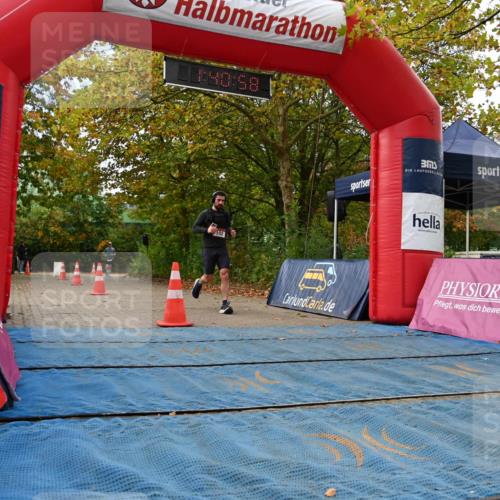 11.10.2026 - Bramfelder Halbmarathon 2026 J. Mangold http://msf.ph/oto/10830088 11.10.2026 11:10:56 Laufen 102 meine-sportfotos.de