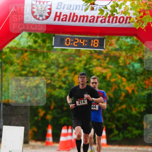 11.10.2026 - Bramfelder Halbmarathon 2026 LAZAROV Photography http://msf.ph/oto/10840366 11.10.2026 09:54:16 Laufen 0, 24, 18, 214, 44 meine-sportfotos.de
