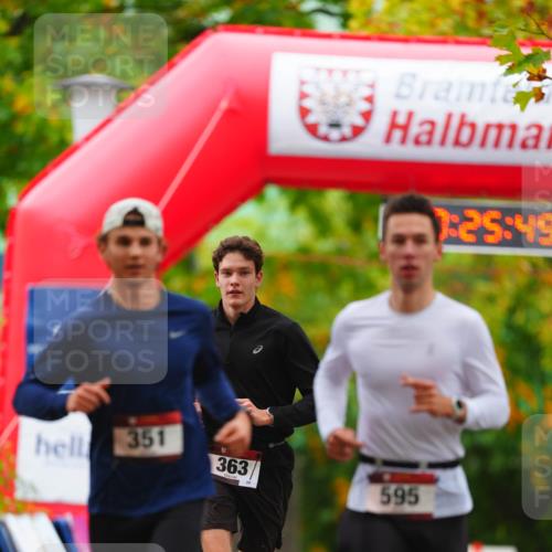 11.10.2026 - Bramfelder Halbmarathon 2026 LAZAROV Photography http://msf.ph/oto/10840440 11.10.2026 09:55:47 Laufen 351, 363, 1, 25, 49, 595 meine-sportfotos.de