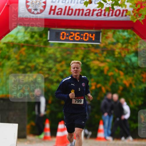 11.10.2026 - Bramfelder Halbmarathon 2026 LAZAROV Photography http://msf.ph/oto/10840468 11.10.2026 09:56:02 Laufen 0, 26, 04, 5, 799 meine-sportfotos.de
