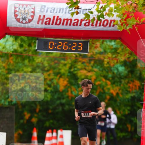 11.10.2026 - Bramfelder Halbmarathon 2026 LAZAROV Photography http://msf.ph/oto/10840477 11.10.2026 09:56:21 Laufen 0, 26, 23, 228 meine-sportfotos.de