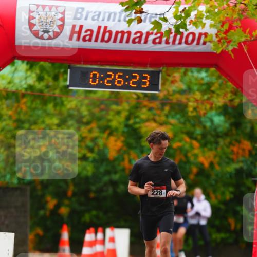 11.10.2026 - Bramfelder Halbmarathon 2026 LAZAROV Photography http://msf.ph/oto/10840478 11.10.2026 09:56:21 Laufen 0, 26, 23, 228 meine-sportfotos.de