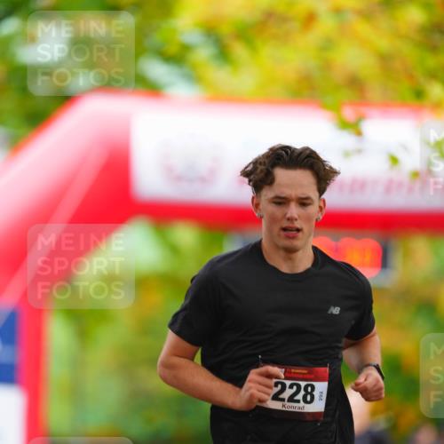 11.10.2026 - Bramfelder Halbmarathon 2026 LAZAROV Photography http://msf.ph/oto/10840484 11.10.2026 09:56:28 Laufen 228 meine-sportfotos.de