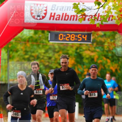 11.10.2026 - Bramfelder Halbmarathon 2026 LAZAROV Photography http://msf.ph/oto/10840697 11.10.2026 09:58:52 Laufen 240, 0, 28, 54, 633, 17, 8, 815 meine-sportfotos.de