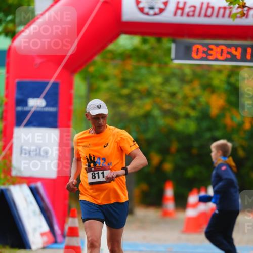 11.10.2026 - Bramfelder Halbmarathon 2026 LAZAROV Photography http://msf.ph/oto/10840857 11.10.2026 10:00:39 Laufen 811, 10, 30, 41 meine-sportfotos.de
