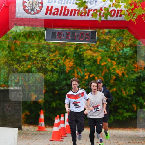 11.10.2026 - Bramfelder Halbmarathon 2026 LAZAROV Photography http://msf.ph/oto/10840863 11.10.2026 10:01:03 Laufen 702, 654 meine-sportfotos.de