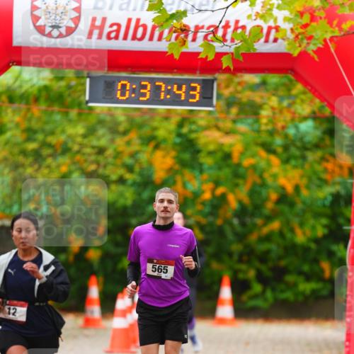 11.10.2026 - Bramfelder Halbmarathon 2026 LAZAROV Photography http://msf.ph/oto/10841401 11.10.2026 10:07:41 Laufen 12, 0, 37, 43, 565, 87 meine-sportfotos.de