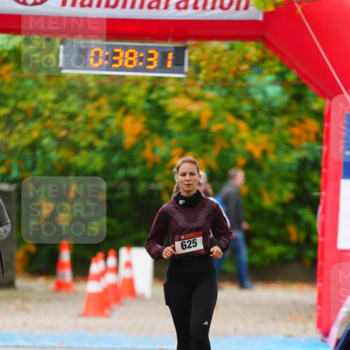 11.10.2026 - Bramfelder Halbmarathon 2026 LAZAROV Photography http://msf.ph/oto/10841436 11.10.2026 10:08:29 Laufen 0, 38, 3, 625 meine-sportfotos.de