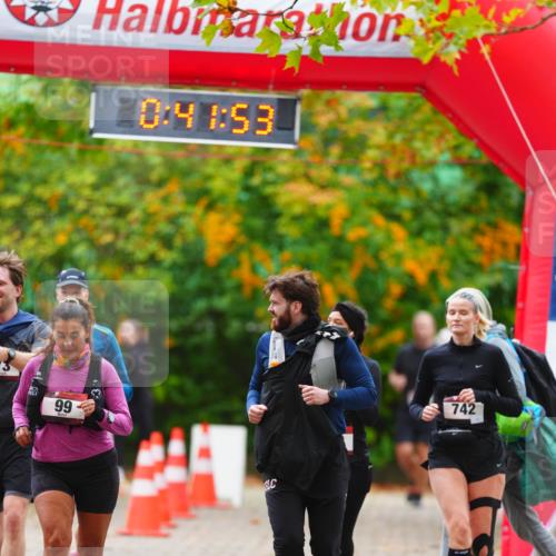 11.10.2026 - Bramfelder Halbmarathon 2026 LAZAROV Photography http://msf.ph/oto/10841636 11.10.2026 10:11:51 Laufen 0, 41, 53, 73, 99, 742 meine-sportfotos.de