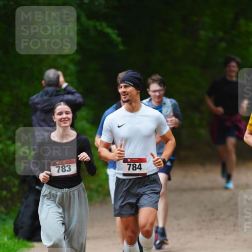 11.10.2026 - Bramfelder Halbmarathon 2026 LAZAROV Photography http://msf.ph/oto/10843117 11.10.2026 10:39:36 Laufen 783, 784 meine-sportfotos.de