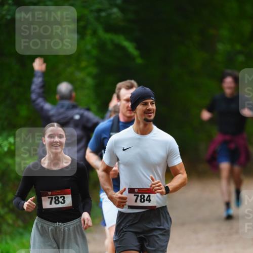 11.10.2026 - Bramfelder Halbmarathon 2026 LAZAROV Photography http://msf.ph/oto/10843123 11.10.2026 10:39:38 Laufen 783, 784 meine-sportfotos.de