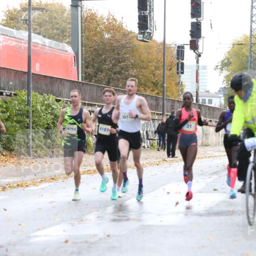 25.10.2026 - hella hamburg halbmarathon Jannik Wohlers http://msf.ph/oto/10847920 25.10.2026 10:10:53 Lombardsbrücke 20, 23, 16804, 31, 34074, 34751, 35778, 46, 6187 meine-sportfotos.de