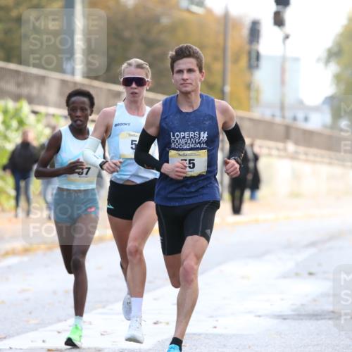 25.10.2026 - hella hamburg halbmarathon Jannik Wohlers http://msf.ph/oto/10847934 25.10.2026 10:11:12 Lombardsbrücke 55, 52, 37 meine-sportfotos.de