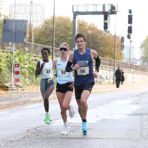 25.10.2026 - hella hamburg halbmarathon Jannik Wohlers http://msf.ph/oto/10847935 25.10.2026 10:11:13 Lombardsbrücke 55, 52, 37 meine-sportfotos.de