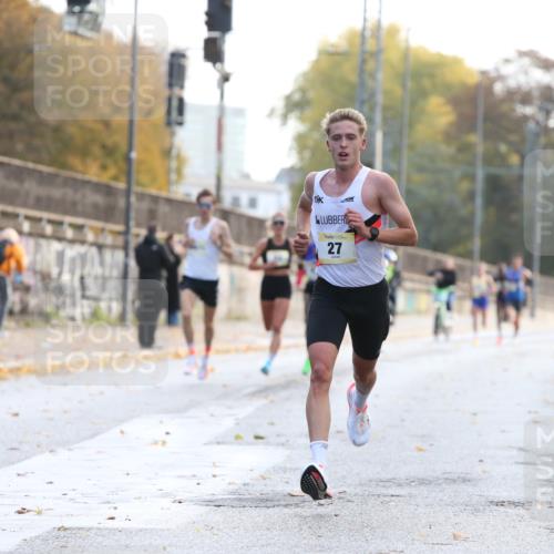 25.10.2026 - hella hamburg halbmarathon Jannik Wohlers http://msf.ph/oto/10847943 25.10.2026 10:11:35 Lombardsbrücke 27 meine-sportfotos.de