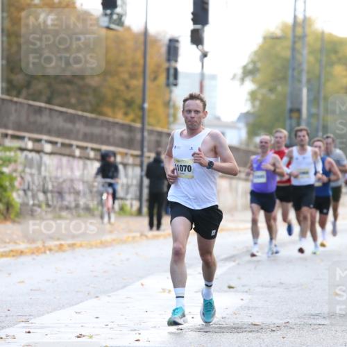 25.10.2026 - hella hamburg halbmarathon Jannik Wohlers http://msf.ph/oto/10847983 25.10.2026 10:13:16 Lombardsbrücke 11070 meine-sportfotos.de