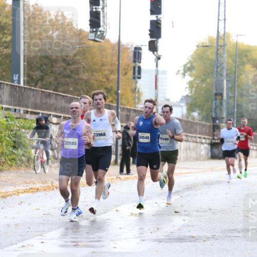 25.10.2026 - hella hamburg halbmarathon Jannik Wohlers http://msf.ph/oto/10847987 25.10.2026 10:13:19 Lombardsbrücke 11070 meine-sportfotos.de
