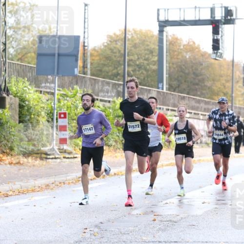25.10.2026 - hella hamburg halbmarathon Jannik Wohlers http://msf.ph/oto/10848057 25.10.2026 10:14:06 Lombardsbrücke 43, 51, 42, 31572, 19518, 17147, 13655 meine-sportfotos.de