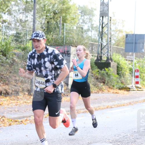 25.10.2026 - hella hamburg halbmarathon Jannik Wohlers http://msf.ph/oto/10848071 25.10.2026 10:14:10 Lombardsbrücke 31572, 13655, 17147, 19518, 34844, 44 meine-sportfotos.de