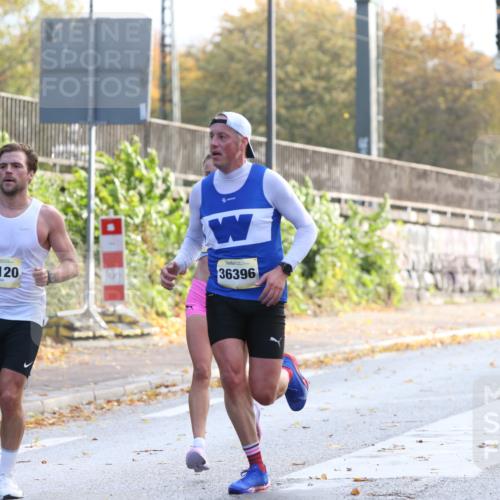 25.10.2026 - hella hamburg halbmarathon Jannik Wohlers http://msf.ph/oto/10848099 25.10.2026 10:14:23 Lombardsbrücke 34723, 35120, 38, 36396 meine-sportfotos.de