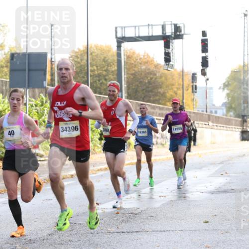 25.10.2026 - hella hamburg halbmarathon Jannik Wohlers http://msf.ph/oto/10848119 25.10.2026 10:14:34 Lombardsbrücke 35561, 34396, 33716, 40, 30965, 11655, 16361, 35048 meine-sportfotos.de