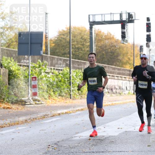 25.10.2026 - hella hamburg halbmarathon Jannik Wohlers http://msf.ph/oto/10848136 25.10.2026 10:14:45 Lombardsbrücke 10658, 6590 meine-sportfotos.de