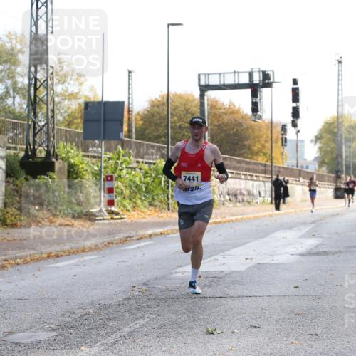 25.10.2026 - hella hamburg halbmarathon Jannik Wohlers http://msf.ph/oto/10848148 25.10.2026 10:14:48 Lombardsbrücke 10658, 6590, 7441 meine-sportfotos.de