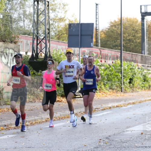 25.10.2026 - hella hamburg halbmarathon Jannik Wohlers http://msf.ph/oto/10848202 25.10.2026 10:15:14 Lombardsbrücke 22899, 6342, 22628, 34314, 3388, 33610, 34758 meine-sportfotos.de