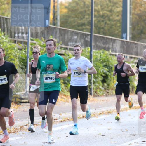 25.10.2026 - hella hamburg halbmarathon Jannik Wohlers http://msf.ph/oto/10848231 25.10.2026 10:15:24 Lombardsbrücke 21049, 20014, 25044, 10985, 10760, 3745 meine-sportfotos.de