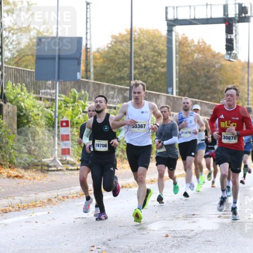 25.10.2026 - hella hamburg halbmarathon Jannik Wohlers http://msf.ph/oto/10848254 25.10.2026 10:15:35 Lombardsbrücke 32679, 35367, 19706, 20045, 2997, 30870 meine-sportfotos.de