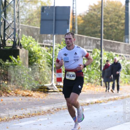 25.10.2026 - hella hamburg halbmarathon Jannik Wohlers http://msf.ph/oto/10848317 25.10.2026 10:15:58 Lombardsbrücke 34164, 8584, 36463, 31336 meine-sportfotos.de