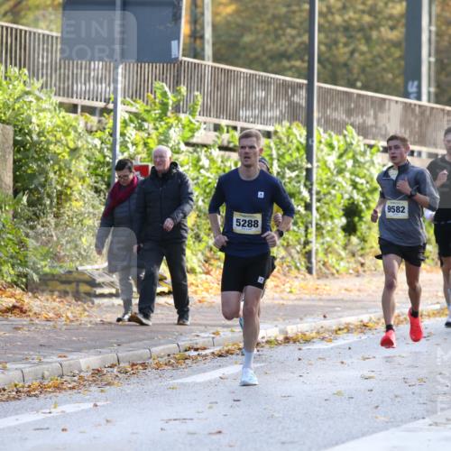 25.10.2026 - hella hamburg halbmarathon Jannik Wohlers http://msf.ph/oto/10848323 25.10.2026 10:16:05 Lombardsbrücke 5288 meine-sportfotos.de