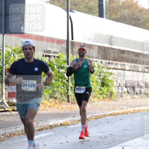 25.10.2026 - hella hamburg halbmarathon Jannik Wohlers http://msf.ph/oto/10848386 25.10.2026 10:16:21 Lombardsbrücke 15794, 24382, 23060, 21590, 34812, 33304, 16400, 33293, 31125, 30492, 22217 meine-sportfotos.de
