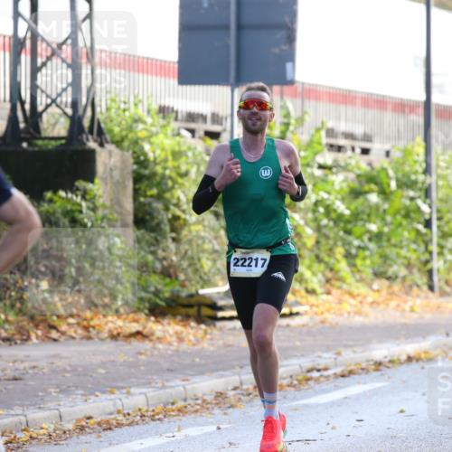 25.10.2026 - hella hamburg halbmarathon Jannik Wohlers http://msf.ph/oto/10848391 25.10.2026 10:16:22 Lombardsbrücke 34812, 33304, 16400, 33293, 31125, 30492, 22217 meine-sportfotos.de