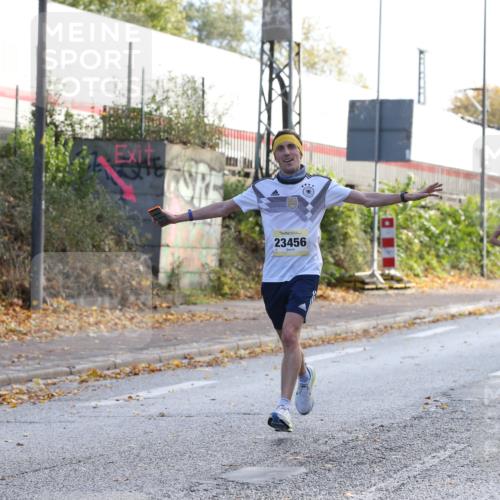 25.10.2026 - hella hamburg halbmarathon Jannik Wohlers http://msf.ph/oto/10848399 25.10.2026 10:16:29 Lombardsbrücke 23456, 36317 meine-sportfotos.de