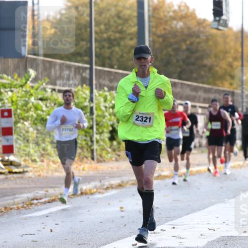 25.10.2026 - hella hamburg halbmarathon Jannik Wohlers http://msf.ph/oto/10848515 25.10.2026 10:17:14 Lombardsbrücke 30218, 30331, 1999, 22520, 30014, 30016, 13755, 2154, 2321 meine-sportfotos.de