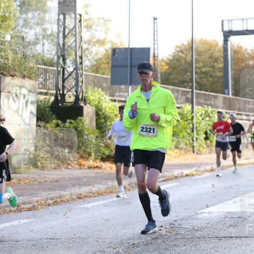 25.10.2026 - hella hamburg halbmarathon Jannik Wohlers http://msf.ph/oto/10848520 25.10.2026 10:17:15 Lombardsbrücke 30218, 30331, 1999, 22520, 30014, 30016, 13755, 2154, 2321, 23702 meine-sportfotos.de