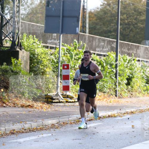 25.10.2026 - hella hamburg halbmarathon Jannik Wohlers http://msf.ph/oto/10848542 25.10.2026 10:17:21 Lombardsbrücke 23702, 35458, 35301, 35096, 32845, 35439, 3296, 12292 meine-sportfotos.de