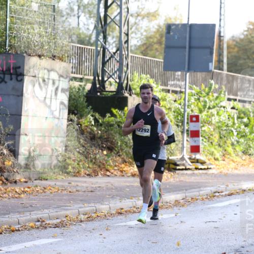 25.10.2026 - hella hamburg halbmarathon Jannik Wohlers http://msf.ph/oto/10848545 25.10.2026 10:17:22 Lombardsbrücke 35458, 35301, 35096, 32845, 35439, 3296, 12292, 34853 meine-sportfotos.de