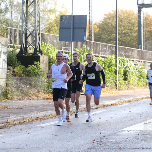 25.10.2026 - hella hamburg halbmarathon Jannik Wohlers http://msf.ph/oto/10848633 25.10.2026 10:17:55 Lombardsbrücke 7773, 35314, 31230, 30048, 35393, 1799, 23380, 34729, 9023 meine-sportfotos.de