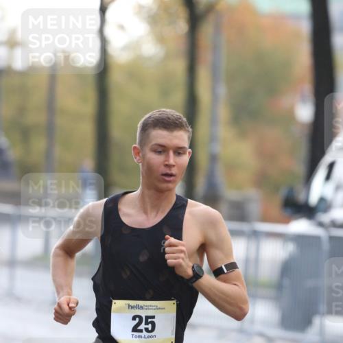 25.10.2026 - hella hamburg halbmarathon Antke Förster http://msf.ph/oto/10856027 25.10.2026 10:09:10 Lombardsbrücke 25 meine-sportfotos.de