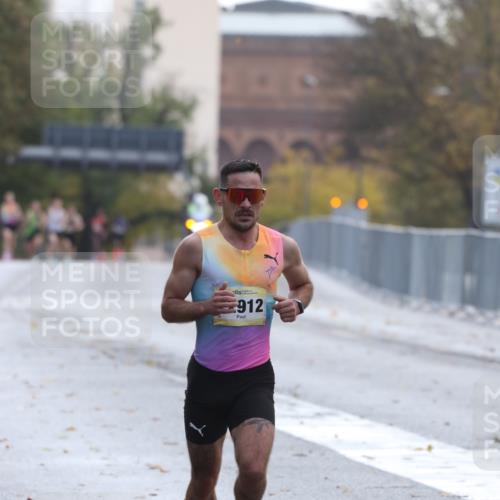25.10.2026 - hella hamburg halbmarathon Antke Förster http://msf.ph/oto/10856055 25.10.2026 10:10:23 Lombardsbrücke 22912 meine-sportfotos.de