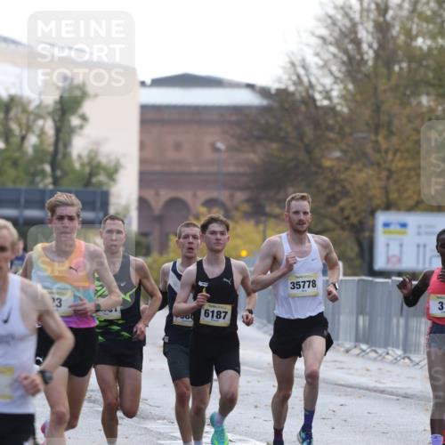 25.10.2026 - hella hamburg halbmarathon Antke Förster http://msf.ph/oto/10856071 25.10.2026 10:10:52 Lombardsbrücke 20, 23, 16804, 34074, 34751, 35778, 46, 31, 6187 meine-sportfotos.de