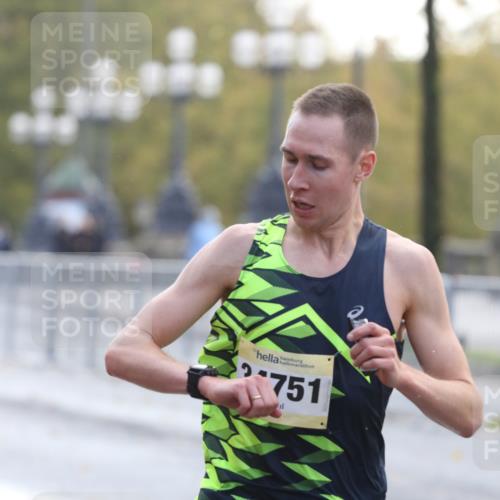 25.10.2026 - hella hamburg halbmarathon Antke Förster http://msf.ph/oto/10856090 25.10.2026 10:10:57 Lombardsbrücke 23, 16804, 34074, 34751, 35778, 46, 31, 6187 meine-sportfotos.de