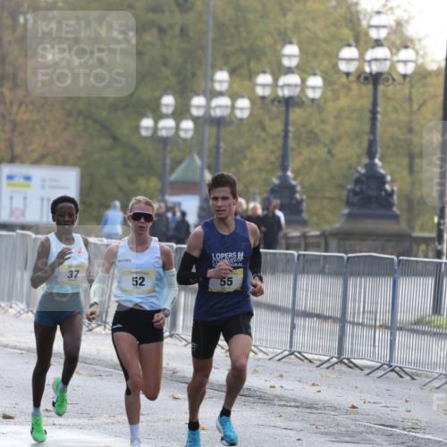 25.10.2026 - hella hamburg halbmarathon Antke Förster http://msf.ph/oto/10856098 25.10.2026 10:11:10 Lombardsbrücke 55, 52, 37 meine-sportfotos.de