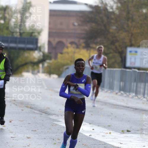 25.10.2026 - hella hamburg halbmarathon Antke Förster http://msf.ph/oto/10856120 25.10.2026 10:11:29 Lombardsbrücke 33 meine-sportfotos.de
